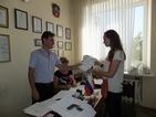 Впервые голосует досрочно Тутова Ксения студентка С-П ГУ