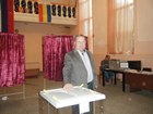 Голосует Глава администрации Песчанокопского района А.И. Зубов